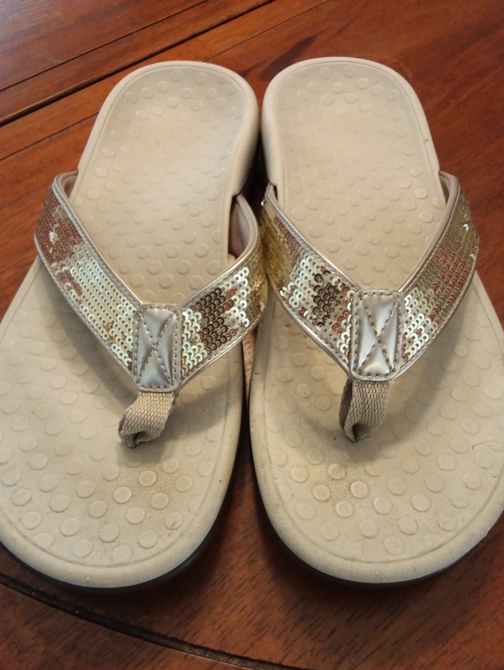 Women's Vionic Sz. 6 Glitter Strap Beige Flip Flop Orthotic Sandals